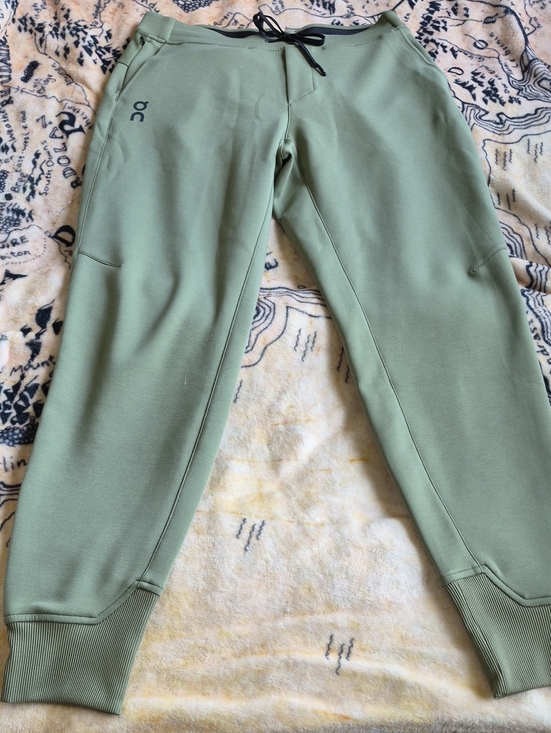 On Running Other - NWT On Running Taiga Sweat Pants Men Size Small Green Soft Joggers